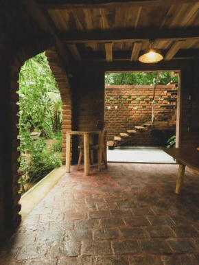 Monsoon Eco Resort - Whisky point Arugambay